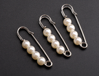 Today's Flash Sale⚡ Buy 1 Get 1 Free🎁Pearl Brooch Corset-Style Decorative Pin