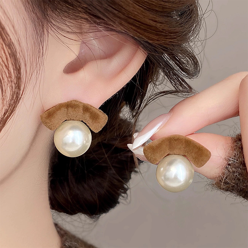 Christmas Flash Sale⚡ Buy 1 Get 1 Free 🦪Retro Velvet-Bow Faux Pearl Stud Earrings